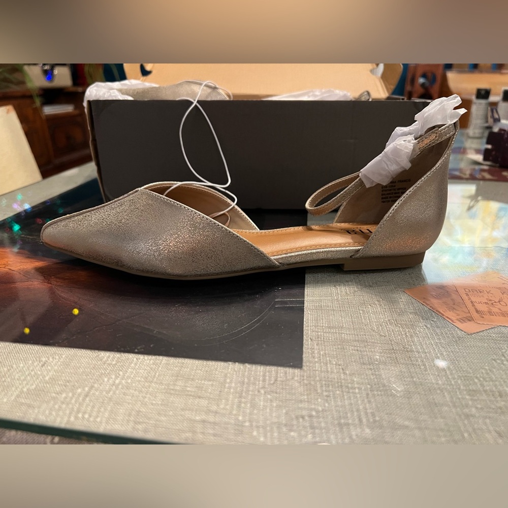 Metallic Gold Women's Flats with Ankle Strap